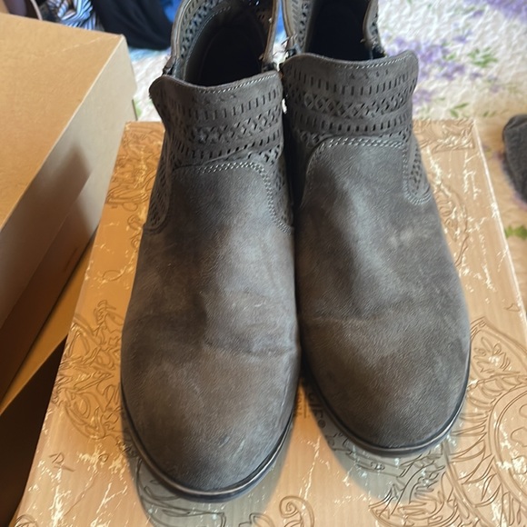 American Rag booties - Picture 3 of 8